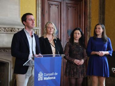El Consell de Mallorca i la UNED Illes Balears signen un conveni de col·laboració per ampliar la formació dels treballadors dels ajuntaments